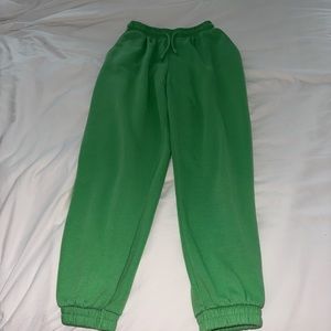 women’s M green zara sweatpants